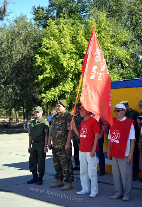 Митинг коммунистов и казаков