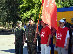 Митинг коммунистов и казаков